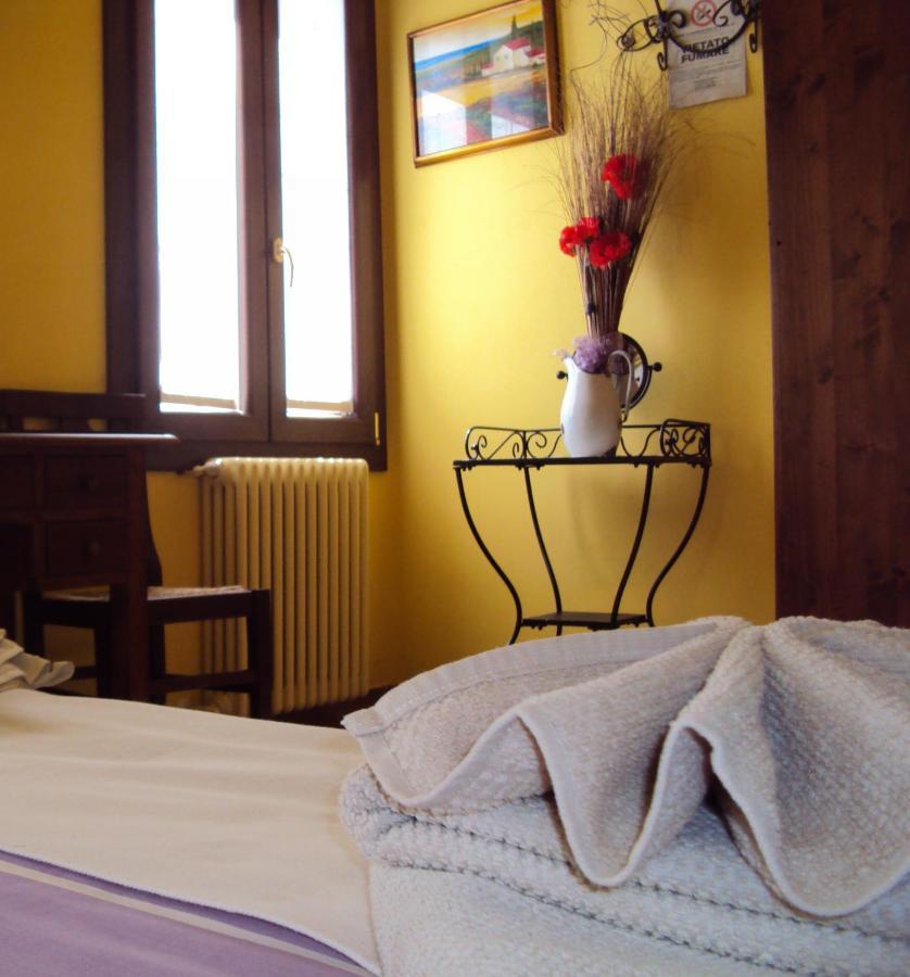 Casa Di Campagna B&B La Corte Ferrara Exterior photo
