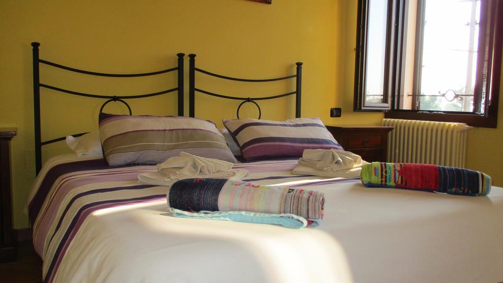 Casa Di Campagna B&B La Corte Ferrara Exterior photo
